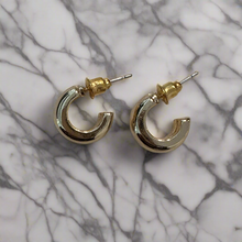 Load image into Gallery viewer, “Alice” Gold Earrings