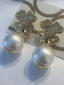 “Florence” Pearl and Flower Earring