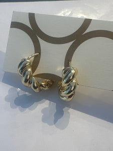 “Scarlett” Gold Hoops