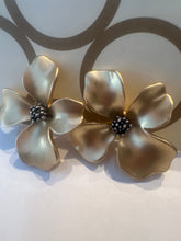 Load image into Gallery viewer, “Viola” Floral Gold Earrings